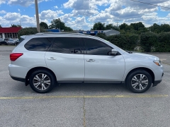 Used 2017 Nissan Pathfinder 4d SUV 4WD S at The Car Coach near Frankfort, KY