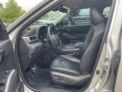 Used 2021 Toyota Highlander XLE AWD at EZ Car Connection near Frankfort, KY