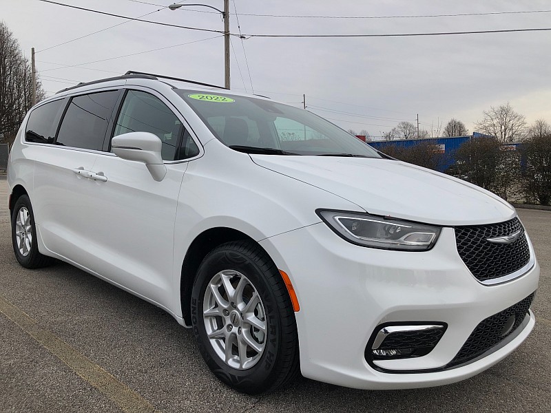 Used 2022  Chrysler Pacifica Touring L FWD at EZ Car Connection near Frankfort, KY