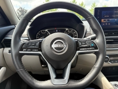 Used 2024 Nissan Altima 2.5 SL Sedan at The Car Coach near Frankfort, KY