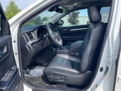 Used 2019 Toyota Highlander 4d SUV AWD XLE at The Car Coach near Frankfort, KY