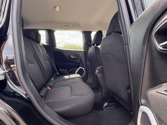 Used 2018 Jeep Renegade 4d SUV 4WD Sport at EZ Car Connection near Frankfort, KY