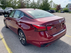 Used 2022 Nissan Altima 2.5 SL AWD Sedan at EZ Car Connection near Frankfort, KY