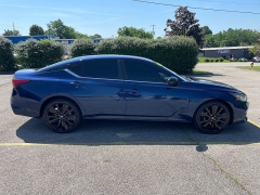 Used 2021 Nissan Altima 2.5 SR Sedan at The Car Coach near Frankfort, KY