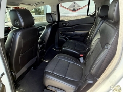Used 2023  GMC Acadia FWD 4dr SLT at J & J Autoplex near Garden City&comma; KS