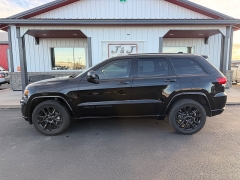 Used 2018  Jeep Grand Cherokee Altitude 4x2 &ast;Ltd Avail&ast; at J & J Autoplex near Garden City&comma; KS