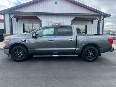 Used 2017  Nissan Titan 4x4 Crew Cab SV at J & J Autoplex near Garden City&comma; KS