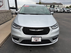 Used 2023  Chrysler Pacifica Touring L FWD at J & J Autoplex near Garden City&comma; KS