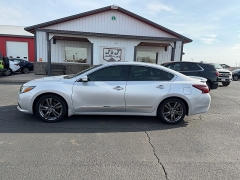 Used 2018  Nissan Altima 4d Sedan 3&period;5L SL at J & J Autoplex near Garden City&comma; KS