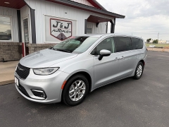 Used 2023  Chrysler Pacifica Touring L FWD at J & J Autoplex near Garden City&comma; KS