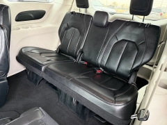 Used 2022  Chrysler Pacifica Touring L FWD at J & J Autoplex near Garden City&comma; KS