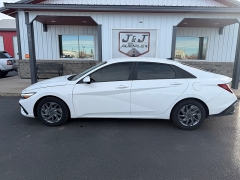 Used 2024  Hyundai Elantra SEL IVT at J & J Autoplex near Garden City&comma; KS