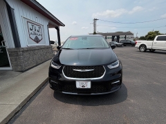Used 2024  Chrysler Pacifica Touring L FWD at J & J Autoplex near Garden City&comma; KS