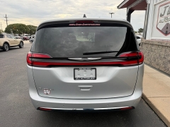 Used 2023  Chrysler Pacifica Touring L FWD at J & J Autoplex near Garden City&comma; KS