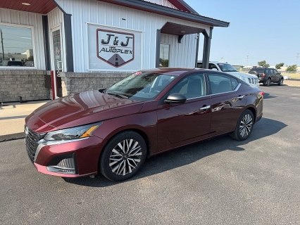 Used 2025 Nissan Altima SV FWD at J & J Autoplex near Garden City, Kansas