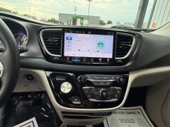Used 2023  Chrysler Pacifica Touring L FWD at J & J Autoplex near Garden City&comma; KS