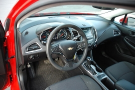 Used 2018  Chevrolet Cruze 4d Sedan LT Auto at Bulldog Motors near Pasco, WA