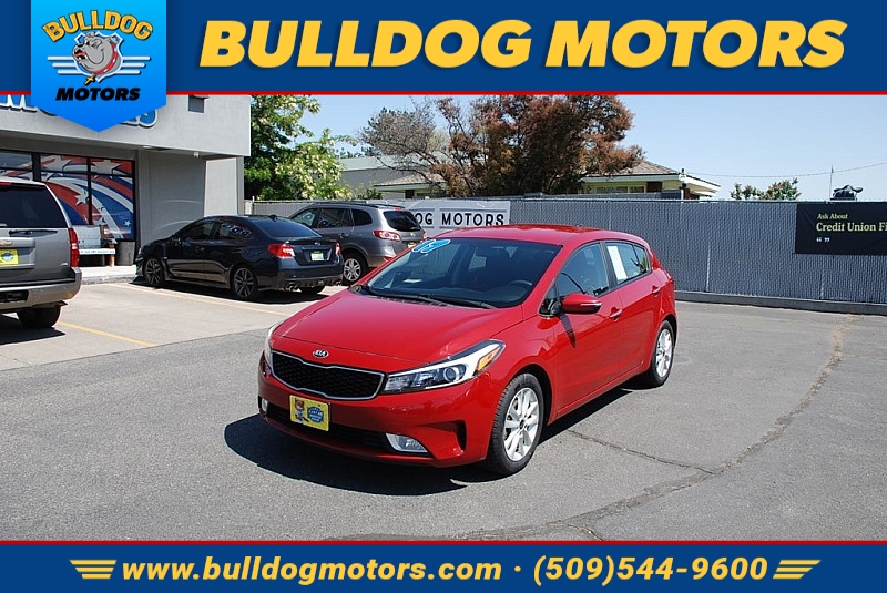 Used 2017  Kia Forte5 5d Hatchback LX at Bulldog Motors near Pasco, WA
