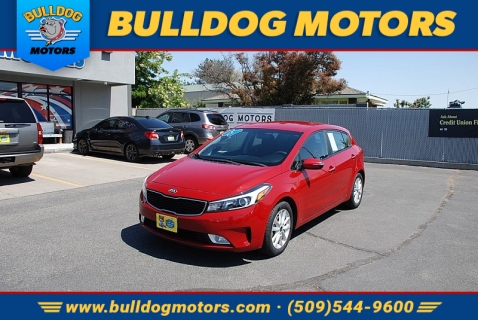 2017 Kia Forte5 LX's photo