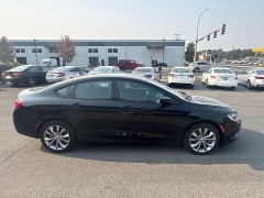 Used 2015  Chrysler 200 4d Sedan S V6 at Bulldog Motors near Pasco&comma; WA