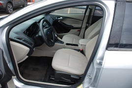 Used 2017  Ford Focus 4d Hatchback SE at Bulldog Motors near Pasco, WA