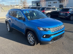 Used 2022  Jeep Compass Latitude Lux 4x4 at Bulldog Motors near Pasco&comma; WA