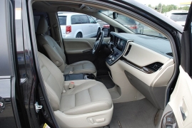 Used 2016 Toyota Sienna 4d Wagon XLE 7-Pass w/Auto Access Seat at Bulldog Motors near Pasco, WA