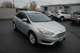 Used 2017  Ford Focus 4d Hatchback SE at Bulldog Motors near Pasco, WA