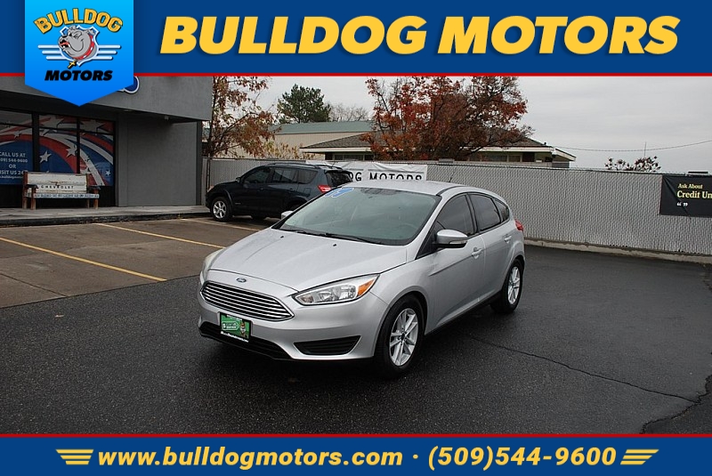 Used 2017  Ford Focus 4d Hatchback SE at Bulldog Motors near Pasco, WA