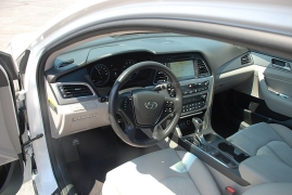 Used 2016 Hyundai Sonata Plug-In Hybrid 4d Sedan at Bulldog Motors near Pasco, WA