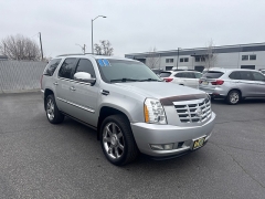 Used 2011  Cadillac Escalade 4d SUV AWD Premium at Bulldog Motors near Pasco&comma; WA