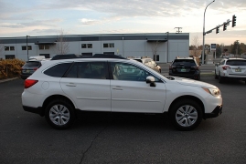 Used 2017  Subaru Outback 4d SUV 2.5i Premium at Bulldog Motors near Pasco, WA