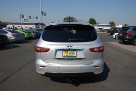 Used 2013 INFINITI JX35 4d SUV AWD at Bulldog Motors near Pasco, WA