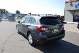 Used 2018 Subaru Outback 4d SUV 2.5i Premium at Bulldog Motors near Pasco, WA