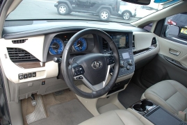 Used 2016 Toyota Sienna 4d Wagon XLE 7-Pass w/Auto Access Seat at Bulldog Motors near Pasco, WA