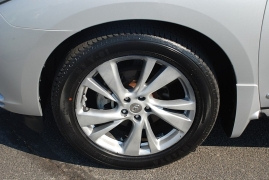 Used 2013 INFINITI JX35 4d SUV AWD at Bulldog Motors near Pasco, WA