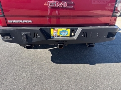 Used 2018  GMC Sierra 1500 4WD Crew Cab 143&period;5" SLT at Bulldog Motors near Pasco&comma; WA