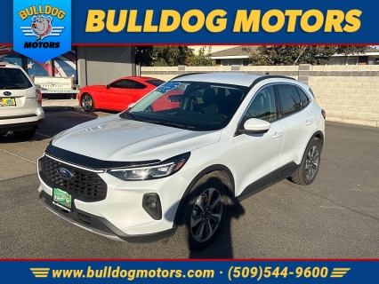 Used 2025 Ford Escape Platinum AWD at Bulldog Motors near Pasco, WA