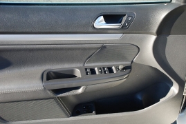 Used 2009  Volkswagen Jetta Sedan 4dr PZEV at Bulldog Motors near Pasco&comma; WA