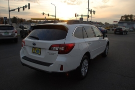 Used 2017  Subaru Outback 4d SUV 2.5i Premium at Bulldog Motors near Pasco, WA