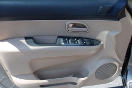 Used 2009  Kia Rondo 4dr Wgn I4 LX at Bulldog Motors near Pasco&comma; WA