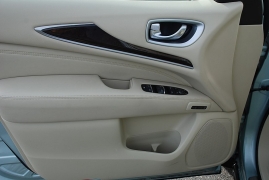 Used 2014  INFINITI QX60 Hybrid 4d SUV AWD at Bulldog Motors near Pasco, WA