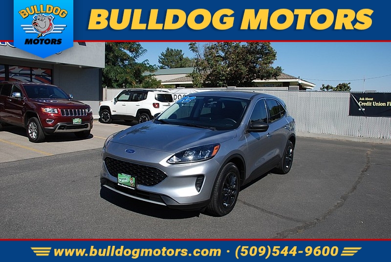 Used 2022 Ford Escape SE AWD at Bulldog Motors near Pasco, WA