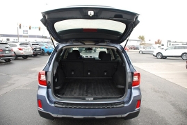 Used 2016  Subaru Outback 4d SUV i Premium at Bulldog Motors near Pasco, WA