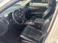 Used 2020  Nissan Pathfinder 4d SUV 4WD Platinum at Bulldog Motors near Pasco&comma; WA