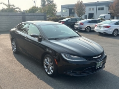 Used 2015  Chrysler 200 4d Sedan S V6 at Bulldog Motors near Pasco&comma; WA