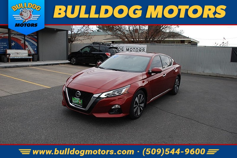 Used 2019  Nissan Altima 4d Sedan FWD 2.5L SV at Bulldog Motors near Pasco, WA