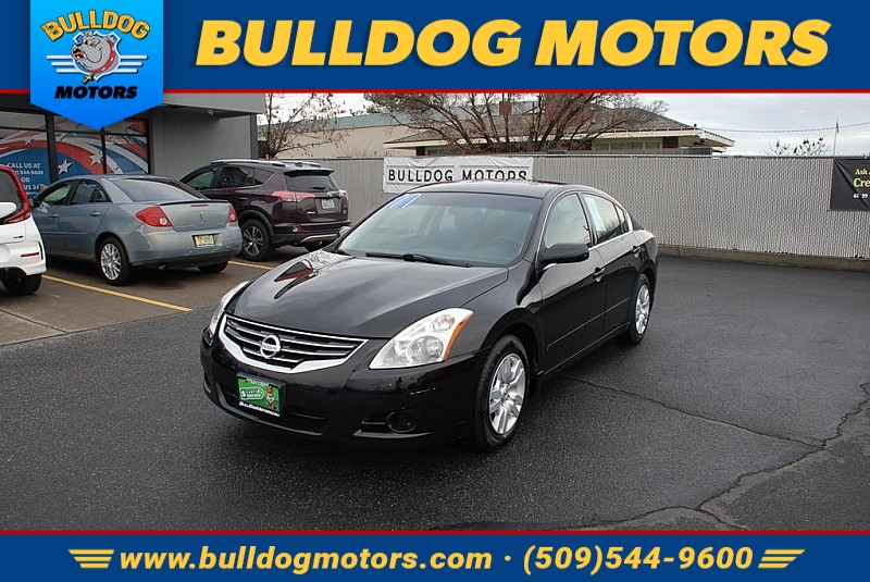 Used 2011  Nissan Altima 4d Sedan S at Bulldog Motors near Pasco, WA