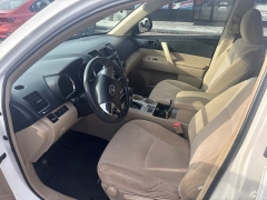 Used 2013  Toyota Highlander 4d SUV FWD at Bulldog Motors near Pasco&comma; WA