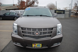 Used 2013  Cadillac Escalade 4d SUV AWD Premium at Bulldog Motors near Pasco, WA